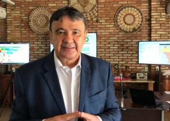 Governador discute retomada da economia com especialista Raul Velloso